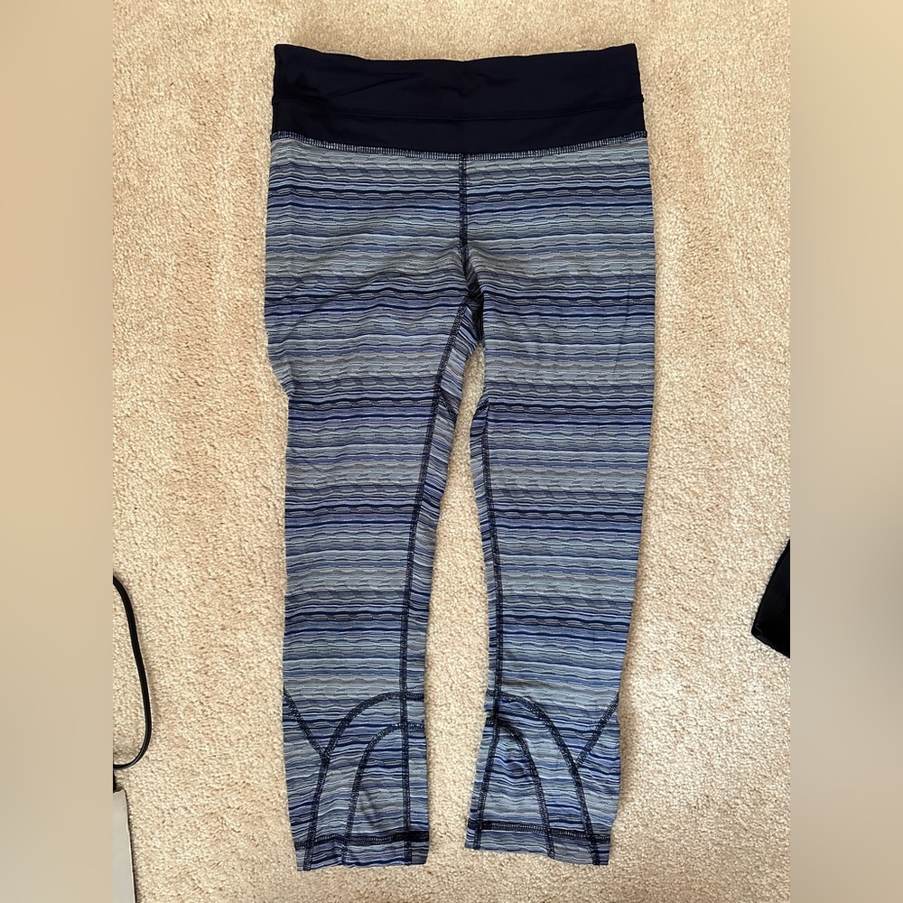 Lululemon blue Cyber Stripe leggings for running size 4